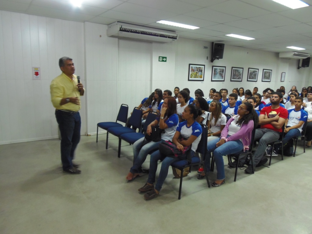 Superintendente participa de comemorações alusivas ao Dia Mundial da Terra com palestra no Senac - SMTT Aracaju